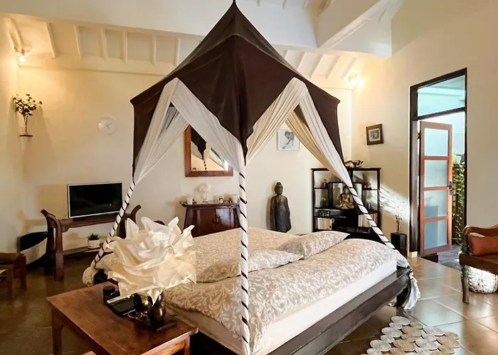 Charming 2br Quiet Near Seminyak (Bali)