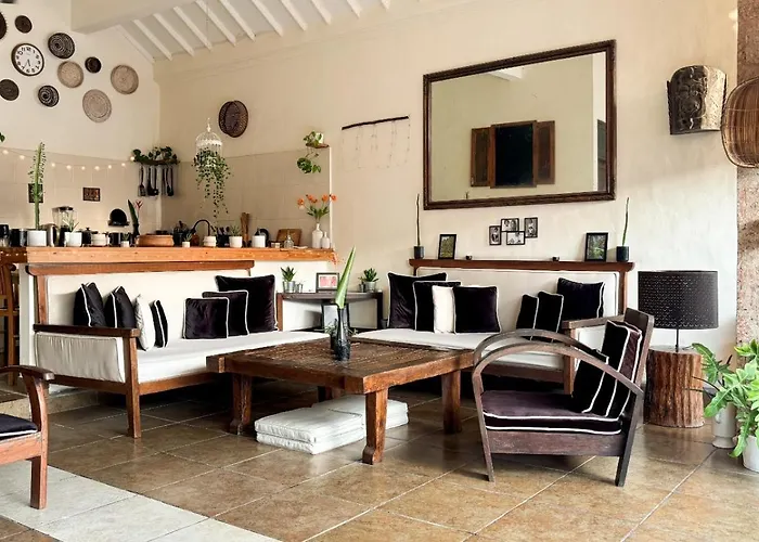 Charming 2br Quiet Near *
