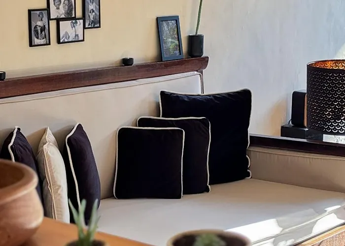 Villa Charming 2br Quiet Near *