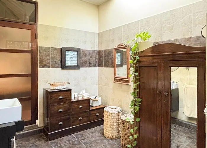 Villa Charming 2br Quiet Near *
