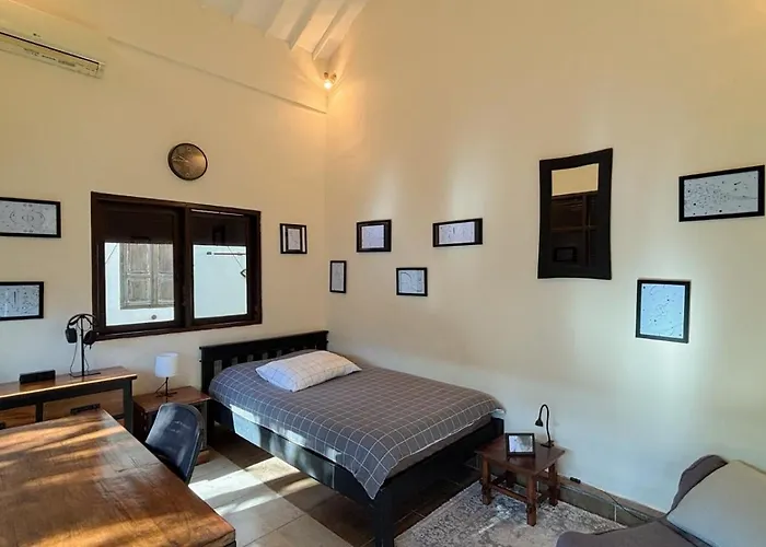 Charming 2br Quiet Near