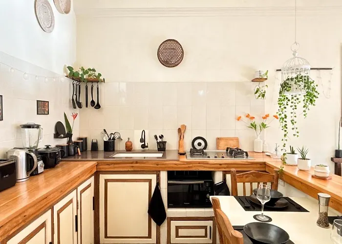 Charming 2br Quiet Near Villa