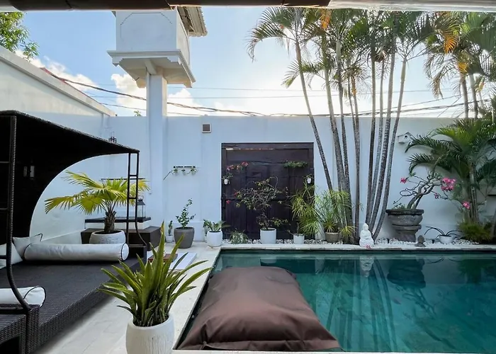 Villa Charming 2br Quiet Near Seminyak (Bali)