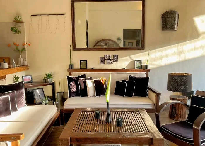 Villa Charming 2br Quiet Near *